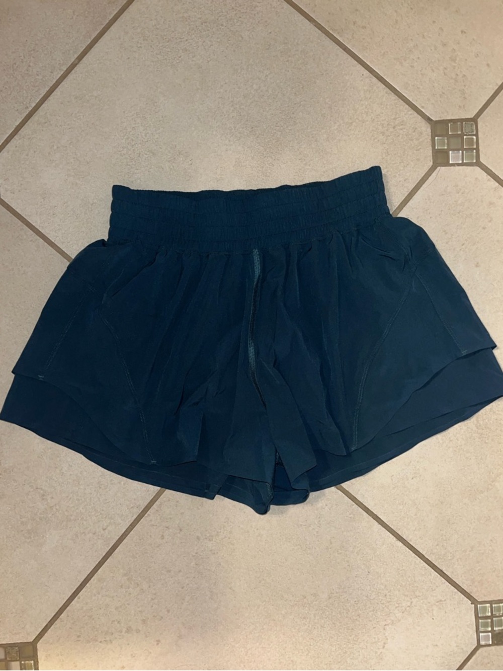 Lululemon Shake It Out High-Rise Run Short